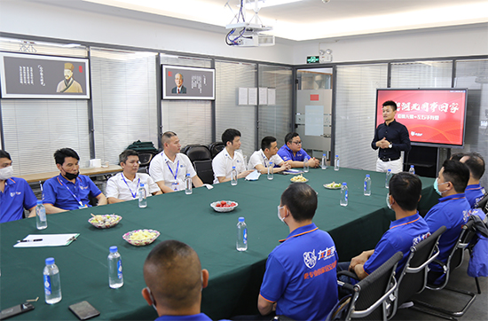 左右手创始人卢总讲话 左右手创始人卢总讲话