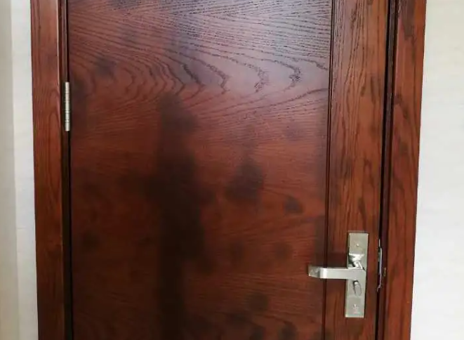 家具维修:如何处理实木门发霉 家具维修:如何处理实木门发霉